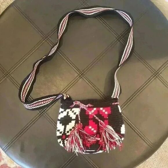 𝅺Peruvian Girl's Crocheted Handbag New w/o Tags - Picture 2 of 8